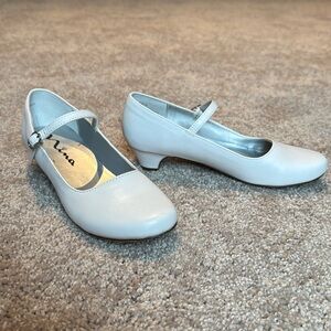 Nina White Smooth Girls dress shoes. Style: Seeley